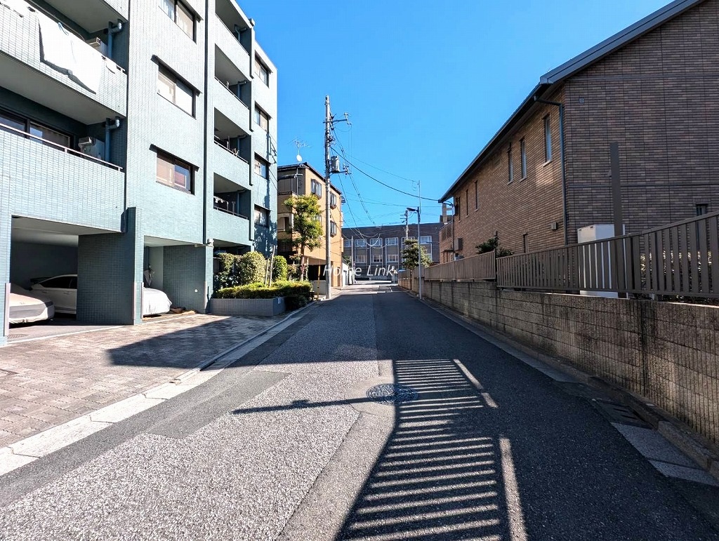 クアトロウーノ城北中央公園　南側 前面道路
